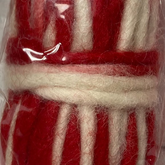 20 Dimensions Feltworks 100% Wool Pencil Roving Variegated Red Needle Felting - Picture 6 of 16